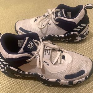 Donovan Mitchell shoes